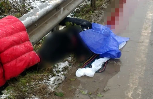 Dəhşətli qəza: Gənc qız avtomobildən çölə düşdü (VİDEO)