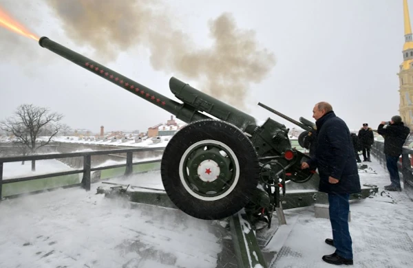 Putinin hərbi rütbəsi açıqlandı +VİDEO