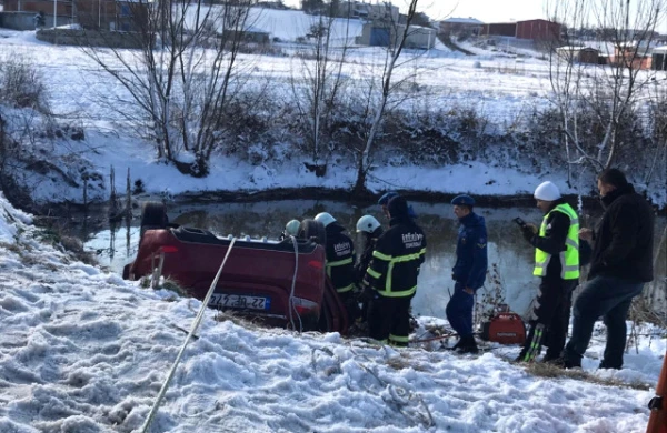 Ürək dağlayan görüntü: Maşın dərəyə düşdü,4 uşaq donub öldü +VİDEO