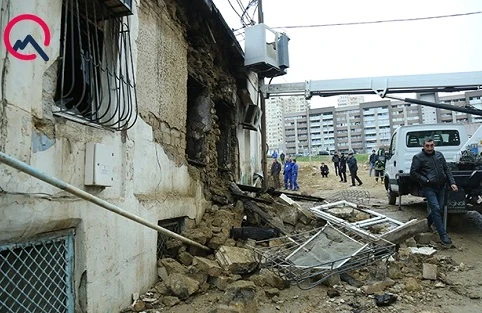 Bir ailənin kül olduğu evdən FOTOLAR VƏ TƏFƏRRÜAT