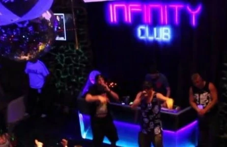 Bakının məşhur gecə klubu bağlandı - Ərəb turistlərin sevimli məkanı idi