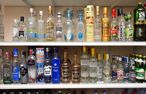 Spirtli və spirtsiz içkilərin, qazlı suların gömrük rüsumları artırıldı