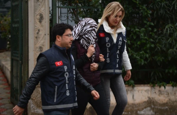 Kəpəzdə dəhşətli hadisə: Kirayişin ev sahibini içirdib,lüt  soyundurdu və  fotolarını  çəkdi +VİDEO