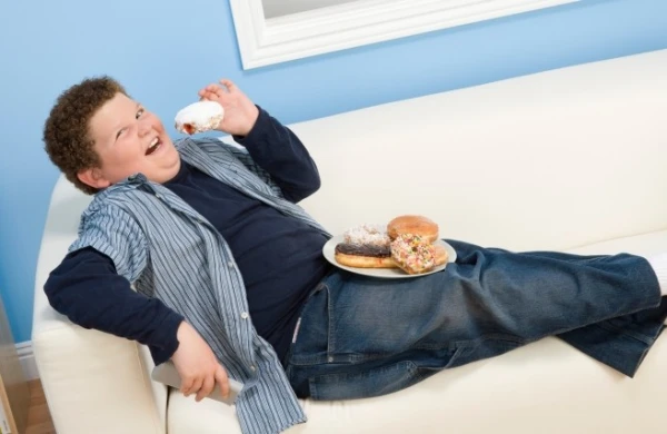 Qarnınız nə qədər böyükdürsə, beyniniz o qədər kiçikdir - Araşdırma