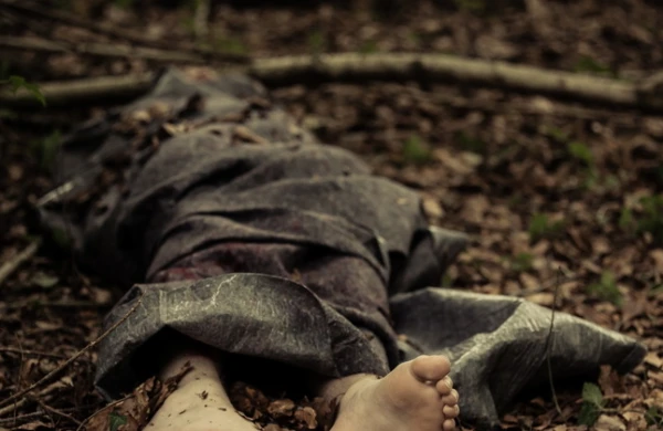 Tükürpədici qətl: Ata qızını dönər bıçağı ilə doğrayıb,meşəyə atdı +VİDEO