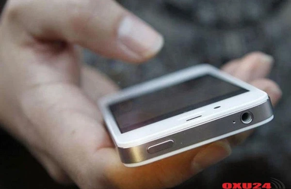 Bakıda su qiymətinə telefonlar: 5 manata "Samsunq", 10 manata..