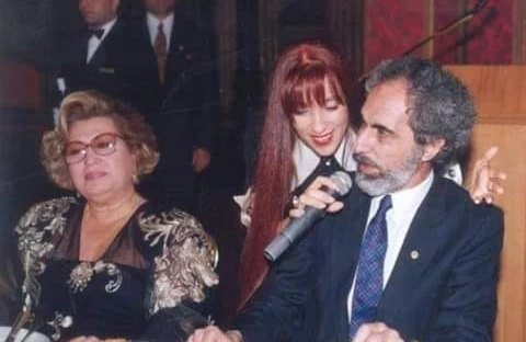 Bir fotonun tarixçəsi: Əbülfəz Elçibəyin yanında olan erməni qadın kimdir?