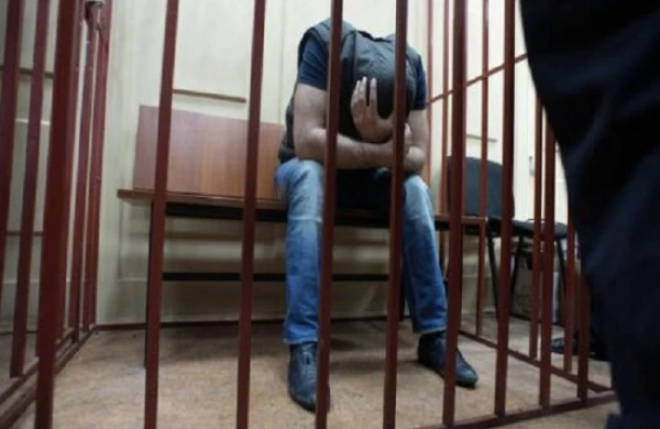 Oğurluq üçün girdiyi evdə 75 yaşlı qadını zorladı — Bakıda biabırçılıq