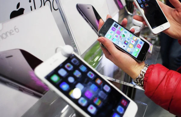 Bu telefonların istifadəçilərinə bəd xəbər - Səsiniz bu formada dinlənilir