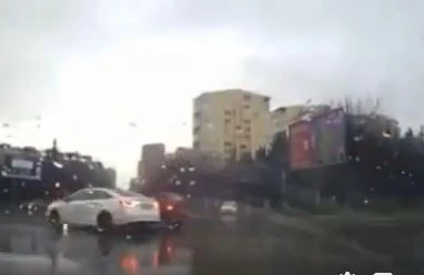 Bakıda dəhşətli anlar: Qadın sürücü belə qəza törətdi
