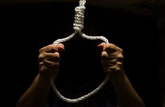 Bakıda faciə: Sosial şəbəkələrdə oyunlara baxan uşaq özünü asdı