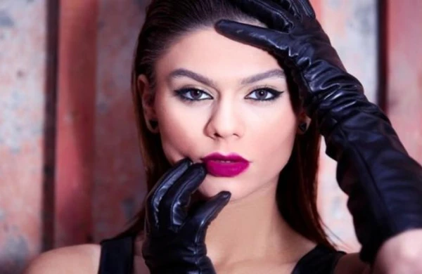 Rəqsanənin qızının hamam GÖRÜNTÜLƏRİ YAYILDI - VİDEO