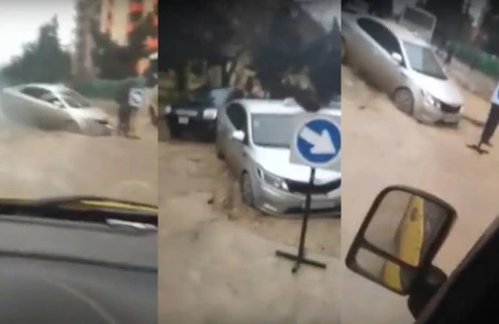 Avtomobil kanalizasiya quyusuna düşdü