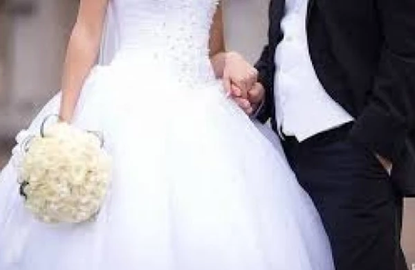 Toy günü bəy qoşulub qaçdı