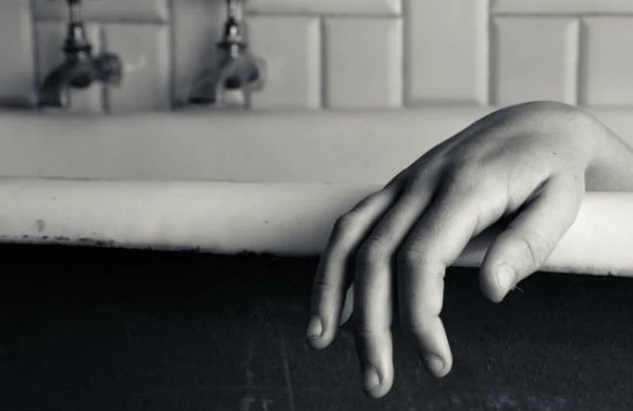 Bakıda faciə! Tələbə qız hamamda ölü tapıldı