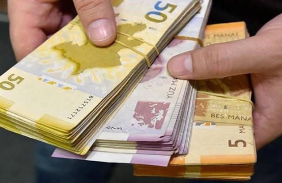 Güzəştlər təkcə dollar kreditlərinə şamil edilməyəcək – Manatla borcu olanlara şad xəbər