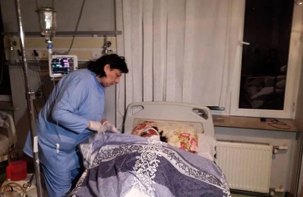 Ər arvadını və qayınanasını baltaladı, evi yandırdı — Bərdədə dəhşətli cinayət (FOTOLAR)