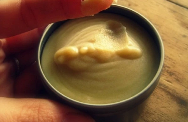 Bu məlhəmlə onlarla xəstəlikdən xilas olun - EVDƏ HAZIRLAYIN!