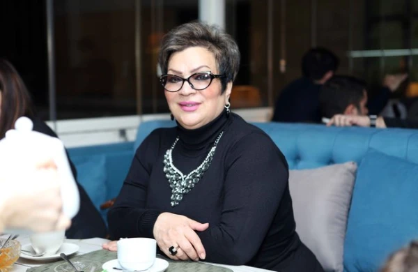 Afəq Bəşirqızından məmurlara şok sözlər:“Özündən qabaq qarnı gələnlərə nə vaxtacan güzəştə gedək?!”