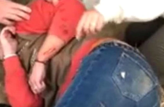 Şok görüntü! Selfi çəkmək istəyən qadının qolunu yaquar parçaladı