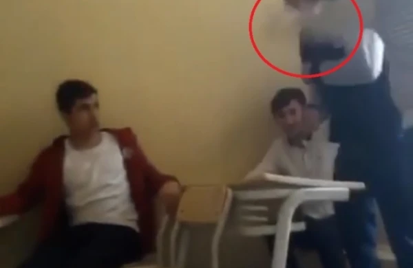 Bakıda orta məktəbdə şagirdini vəhşi kimi döyən müəllim işdən qovuldu