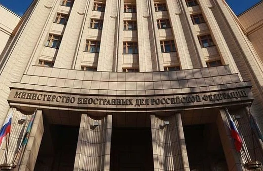 Zaxarova azərbaycanlılara müraciət etdi: Ermənistana buraxmasalar, bizə deyin