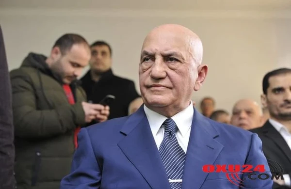 Əli İnsanov 14 il sonra azadlıqda - FOTO