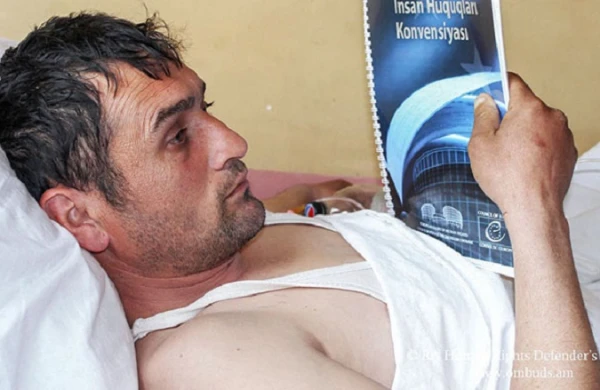 Erməni KİV-ləri yolu azaraq sərhədi keçən Elvinin fotolarını yaydı