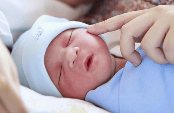 Aprelin 1-dən doğulan körpələrə 200 manat veriləcək