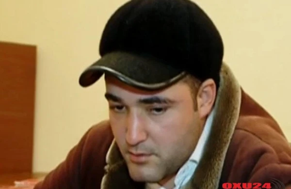 “Heyfimi qohumlarından çıxdım” - Yasda yemək yeyə bilmədiyi üçün qəbir daşlarını dağıdan şəxs