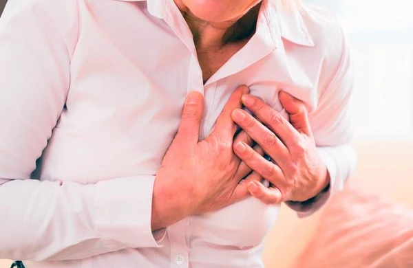 Kürəkdə və qarında ağrınız varsa, ürəyinizdə problem ola bilər - Gizli xəstəliyin ƏLAMƏTLƏRİ