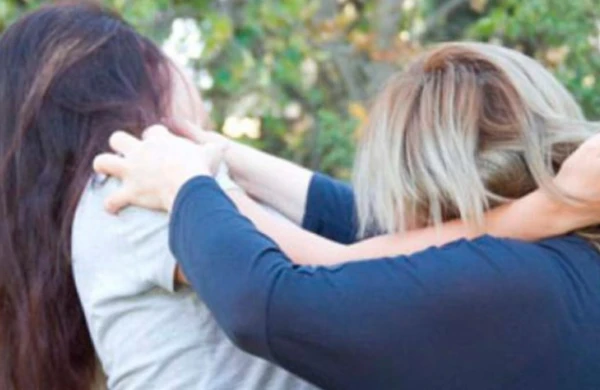 Tərtərdə ŞOK olay: Məktəb direktoru qızı ilə birləşib qadın müəlliməni döydü