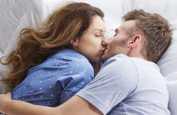 Öpüşməklə keçən xəstəliklər - Ağız suyu ilə yoluxursunuz