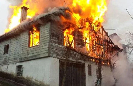 Gəlinin toy günü evi yandı -Azərbaycanda