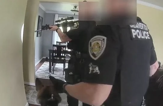 Robotu oğru bildilər, silahlı polislər evə basqın etdi