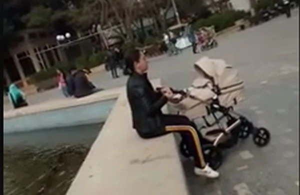Bakıda parkda biabırçılıq edən qadına görün nə dedilər