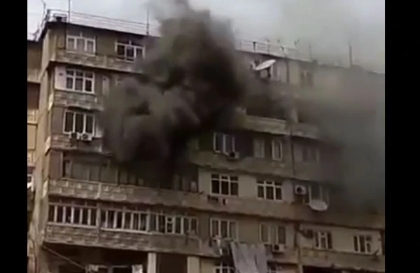 Son dəqiqə:Bakıda bina yanır