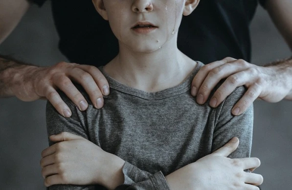 Hər 4-5 uşaqdan biri pedofillə rastlaşır: onları necə tanıyaq? - DƏHŞƏTLİ FAKTLAR