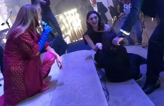 Aygün Kazımovanı görən uşaq şoka düşdü,anası həkimə zəng etdi