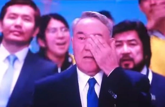 Nazarbayev ağladı
