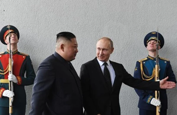 Dünyanın GÖZÜ ORADA: liderlərin ilk təkbətək görüşü başlandı