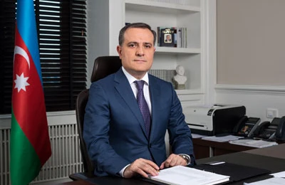 Nazir direktoru işdən çıxardı - Şikayətlərə görə