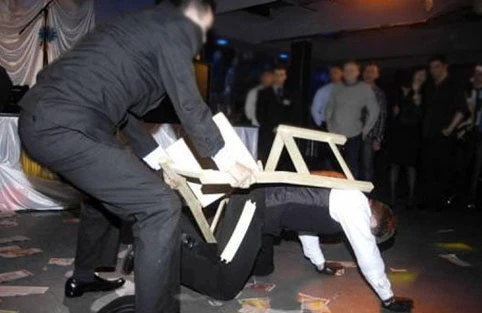 Azərbaycanda iki toyda qan su yerinə axdı: Bəy də dalaşdı