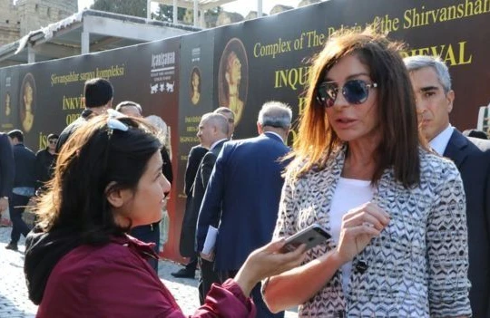 Mehriban Əliyeva "İçərişəhər"i dağıntıdan xilas etdi - Restoranlar sökülür