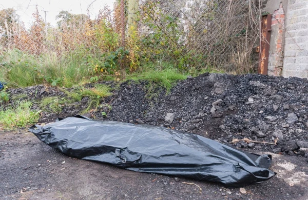 Azərbaycanda dəhşətli cinayət! Gənc oğlanı öldürüb, meyitini lüt şəkildə daşın altında gizlətdilər