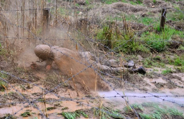Türkiyə Ordusunun inanılmaz görüntüsü:Əsgərlər minalı ərazini necə keçib?