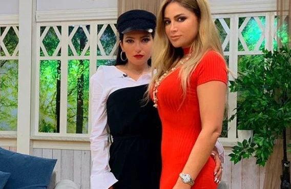 Azərbaycan efirində biabırçılıq: Əlini Nigar Camalın arxasına...