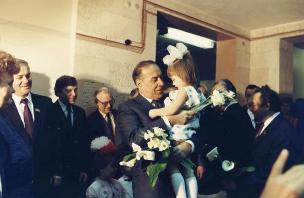 Heydər Əliyevin kövrəldiyi anlar -Liderin doğum günüdür