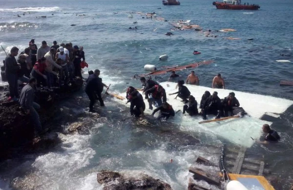 SON DƏQİQƏ: Gəmi batdı - Azı 70 ölü