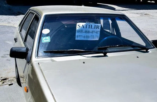 Maşınına bu sözü  yazanlar cərimələnəcək - 2 min manat